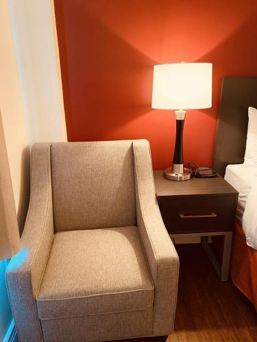 Surface Inn Brooklyn - image 8