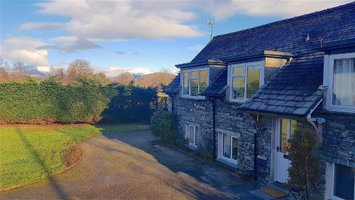 3 Bed Barn - Sleeps 6 - Parking - WIfi, Хоуксхед