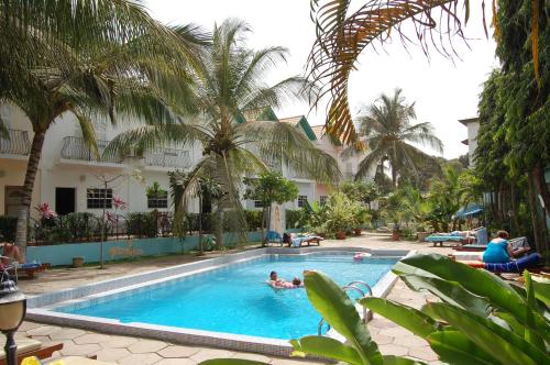 Swimming pool, Riyan Apartment in Kololi
