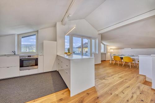 Traumwohnung im Herzen Kalterns mit Panoramablick und Garage