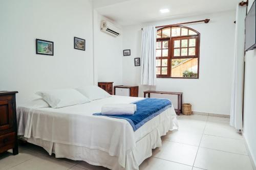 1 queen bed, 1 twin bed