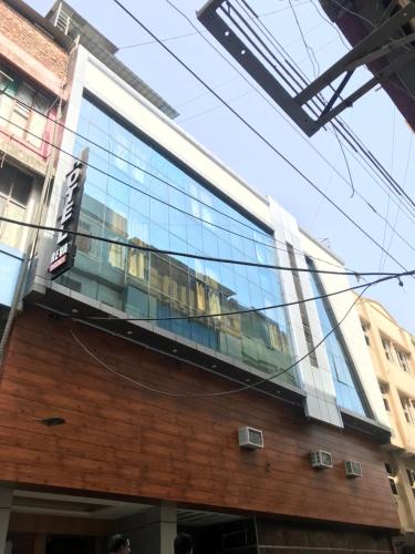 Hotel Reva Regency - Tap to explore photos