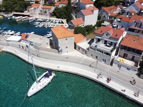 One-Bedroom Apartment with Sea View