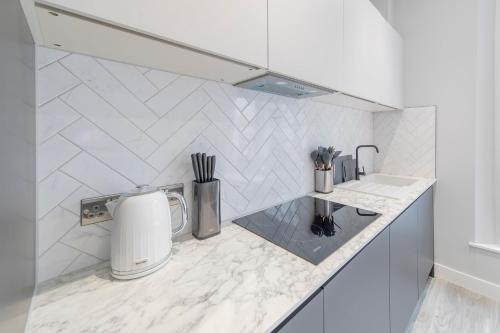 Designer 1bed central Brighton - image 2