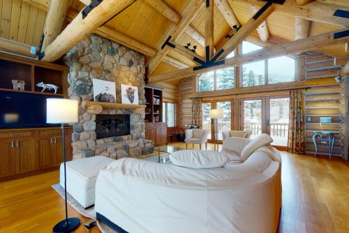 Spacious Mountain Retreat in East Vail, Вейл