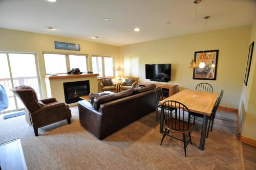 Beautiful East Vail 3 Bedroom Condo w/Hot Tub On shuttle Route. - Apartment - Vail