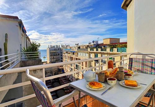 Apartment with Terrace room in Nestor&Jeeves - BEACH COTTAGE TERRACE - Central - Very close sea - Top floor