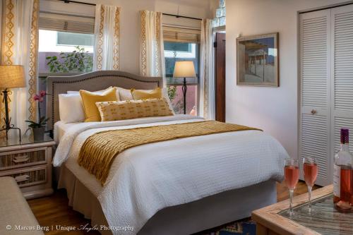 Standard Queen room in Adobe Rose Inn