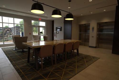 Holiday Inn & Suites - Hopkinsville - Convention Ctr, an IHG Hotel