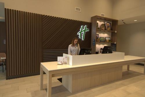 Holiday Inn & Suites - Hopkinsville - Convention Ctr, an IHG Hotel