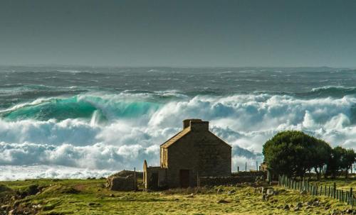 Tory Island Harbour View Hotel - image 4