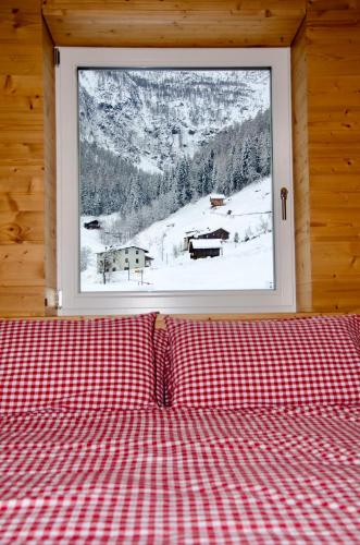 2 bedrooms, 3 beds