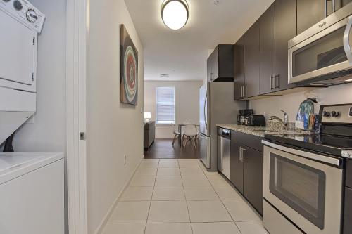 Global Luxury Suites East Boston Room Type - Queen Studio