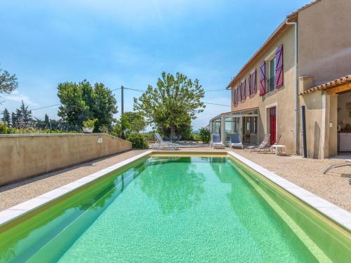 Cosy Holiday Home in Provence with Swimming Pool