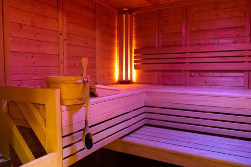 บริการนวด, Land-Hotel Muhlengrund in ซึสเชิน