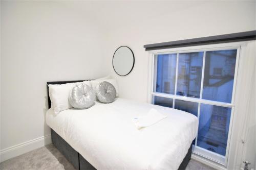 Two bedroom flat next ot brighton seafront sleep 6