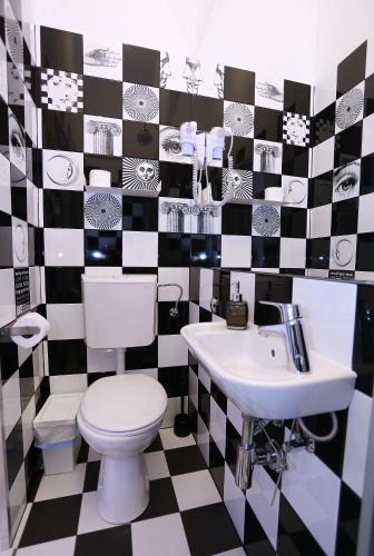 The Hostel Room Type - Double Room with Garden View and Private Bathroom