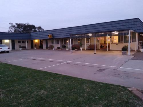 City Park Motel and Apartments near Wagga Wagga Airport
