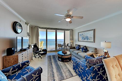 Gulf-View Coastal Elegance with Pool & Hot Tub condo - image 4
