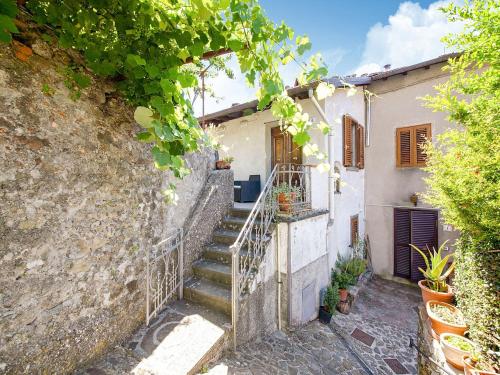 Enchanting Farmhouse in Bagni di Lucca with Private Garden - image 3
