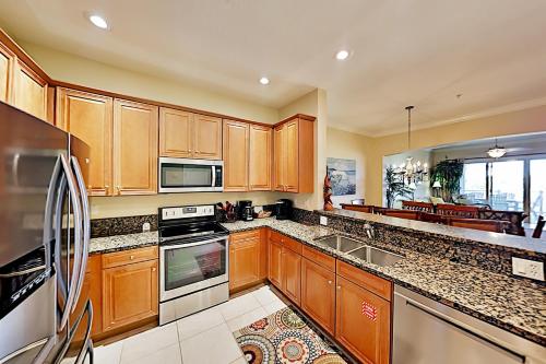 Ocean-View Cinnamon Beach Gem - Pools & Walkover condo - image 8