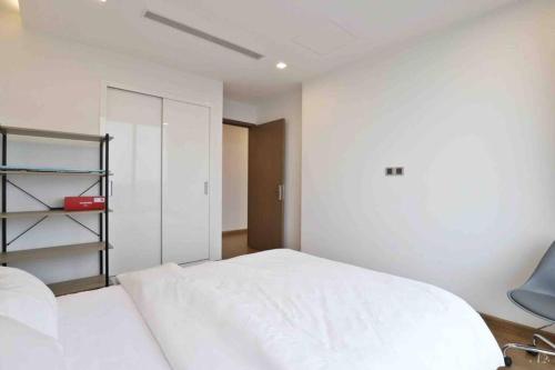 Metropolis Hotel and Apartment
