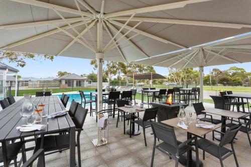 Restaurant, Sanctuary Inn on Westernport in Hastings / Tyabb