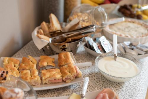 IN LUCUS Guest House - image 4