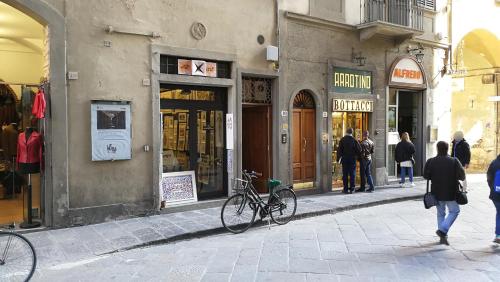 Maison Orange - image 7