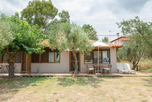 #FLH - Barefoot Beachfront Bungalows gîte à louer Ormos Panagias