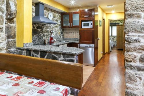  4 bedrooms house with jacuzzi furnished garden and wifi at Tineo in 33870 Tineo