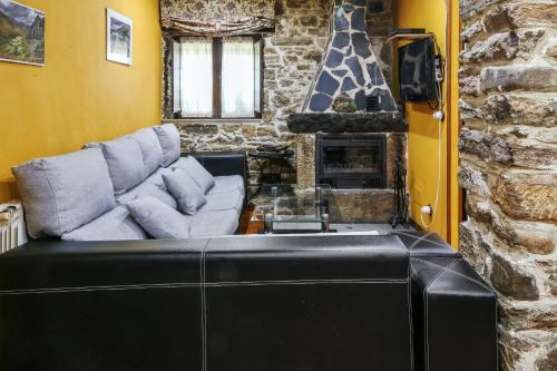  4 bedrooms house with jacuzzi furnished garden and wifi at Tineo in Tineo