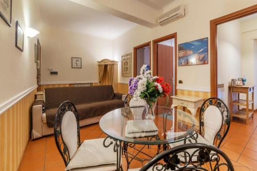 San Pietro Cozy Apartment with Terrace!, Рим (фото 2)