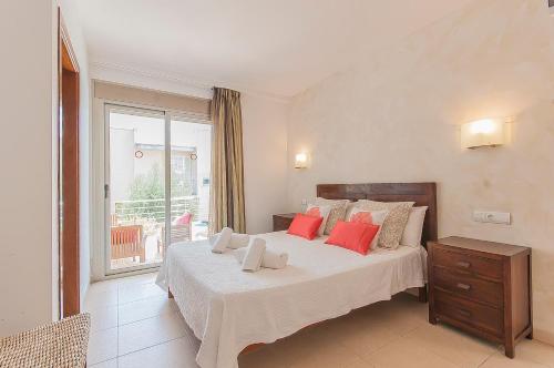 Beautiful Villa in Alcudia with a spectacular view of the sea and private pool - image 8