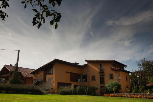 . Apartamentos Rurales La Casa Vieja De Silió