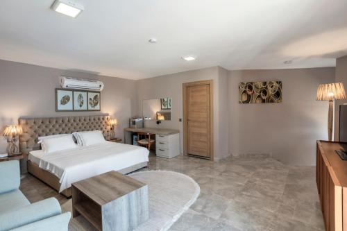 Vega Aparts Room Type - Honeymoon Suite