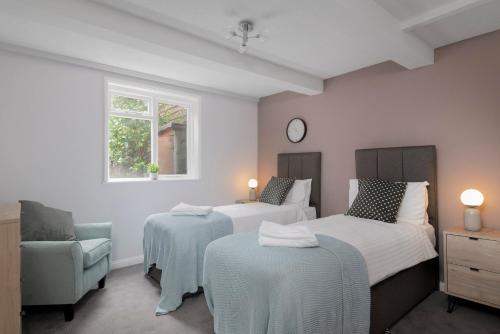 Lakeview Manor - image 12