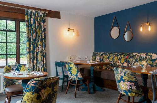 餐廳, 望湖莊園 (Lakeview Manor) in 鄧克斯韋爾