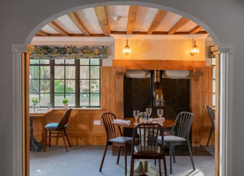 餐廳, 望湖莊園 (Lakeview Manor) in 鄧克斯韋爾