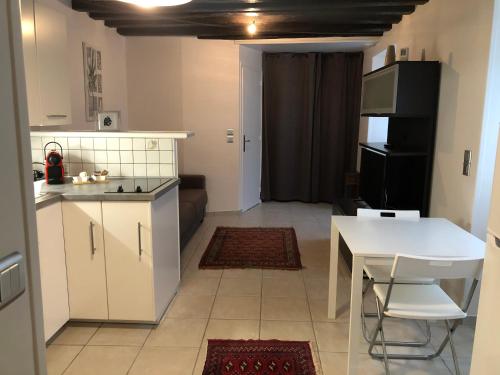 Charmant studio Camélia 2 PERS - Location saisonnière - Longjumeau