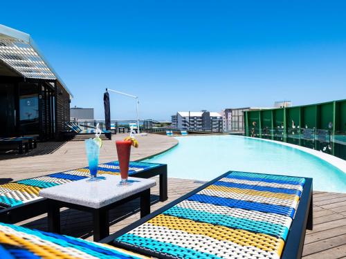 Swimming pool, aha Gateway Hotel Umhlanga in Durban