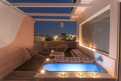 Tiny Central Penthouse, big terrace