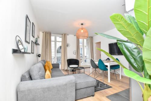 Superbe appartement 6P rue des Martyrs Paris