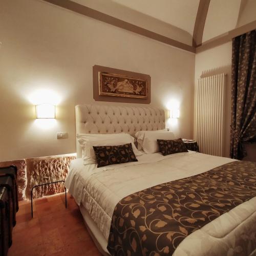 아시시 Case Brizi 10 4성급 호텔 스위트룸