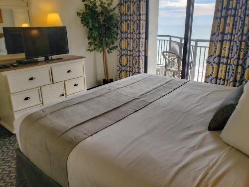 Oceanfront 3BR 2BA Condo Ocean Reef 1421