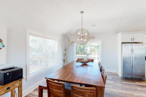 Spectacular Sunset Beach House CB105 - image 10