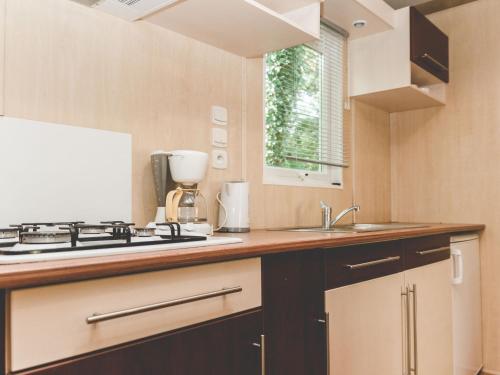 Detached chalet with dishwasher, located in natural region gîte à louer Marnes