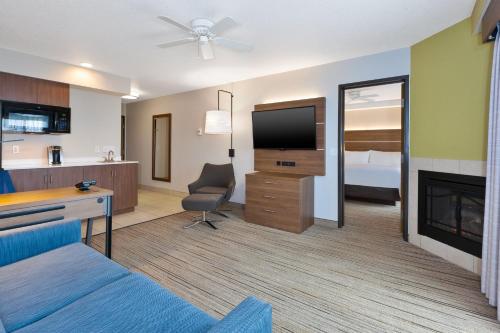 Holiday Inn Express Hotel & Suites Petoskey By IHG
