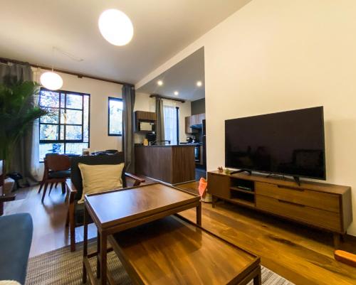Modern and cozy two blocks away from Reforma