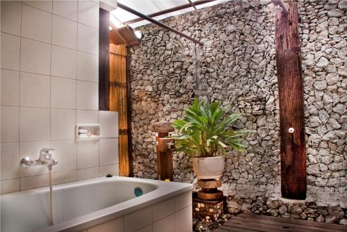 Bali Taman Lovina Resort & Spa Suites